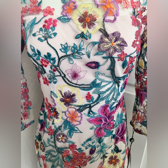 ADRIANNA PAPELL NWT colorful floral lace overlay bell sleeve sheath dress size 2 - Picture 3 of 9